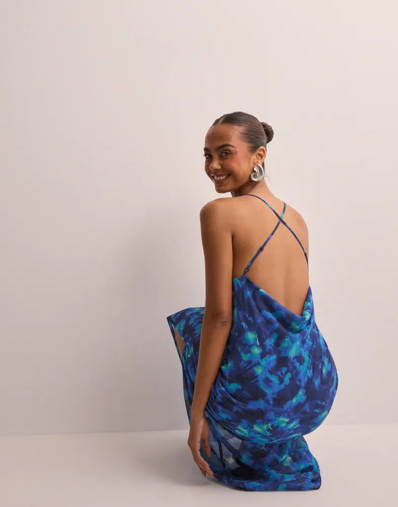 Only Onlzimmer Sisi Strap Maxi Dress – Ocean Blue Print, Open Back, Blue